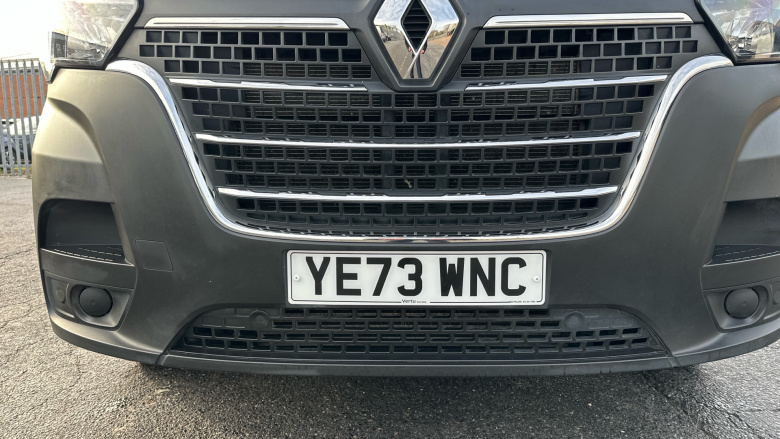 Renault Master Mwb Diesel Fwd MM35 Blue dCi 135 Advance Medium Roof Van